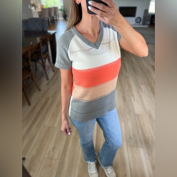Short Sleeve Color Block Sweater - Small - Picture 2 of 10